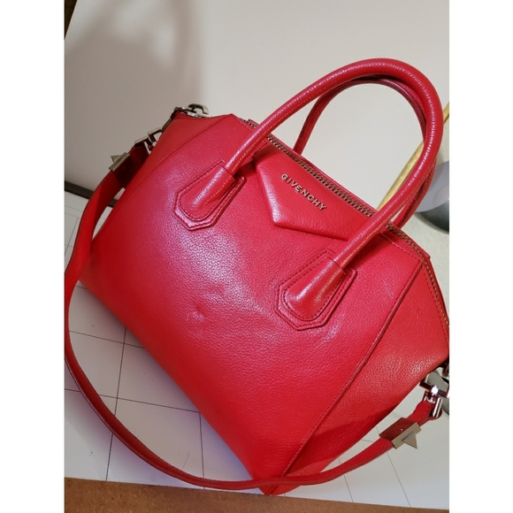GIVENCHY Antigona Medium Red Bag - Picture 3 of 14